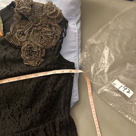 Chic Black Lace Women's Tunic with Floral Accent RARE SAMPLE - Picture 6 of 7